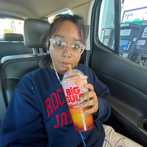 Meet your Posher, Amari